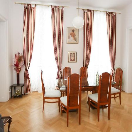 Apartments Opera Vienna Esterno foto
